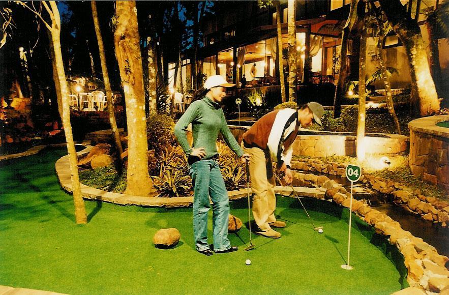 Bavaria Sport Hotel Грамаду Екстер'єр фото Golfers at the 1984 Olympic Games
